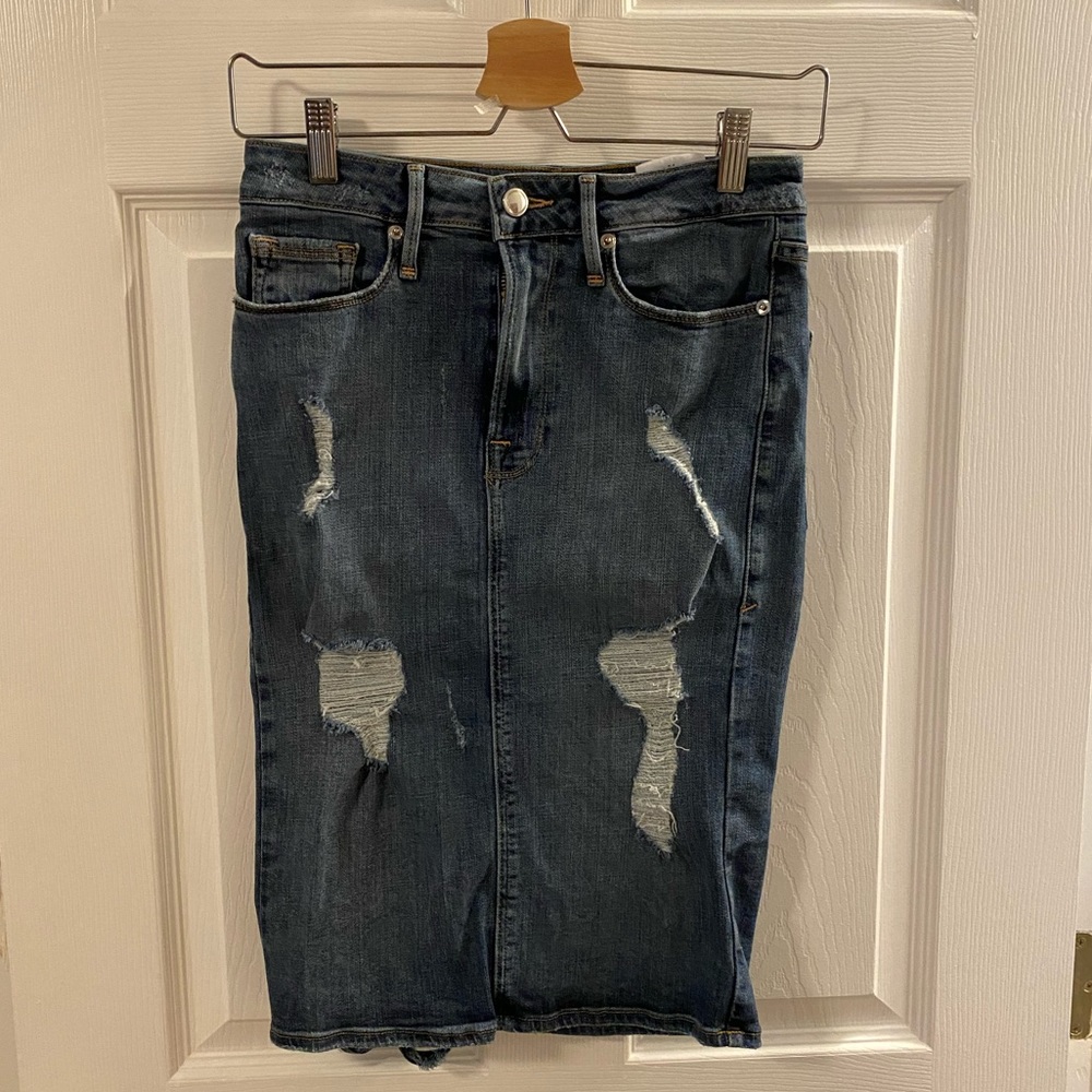Good American midi distressed denim skirt